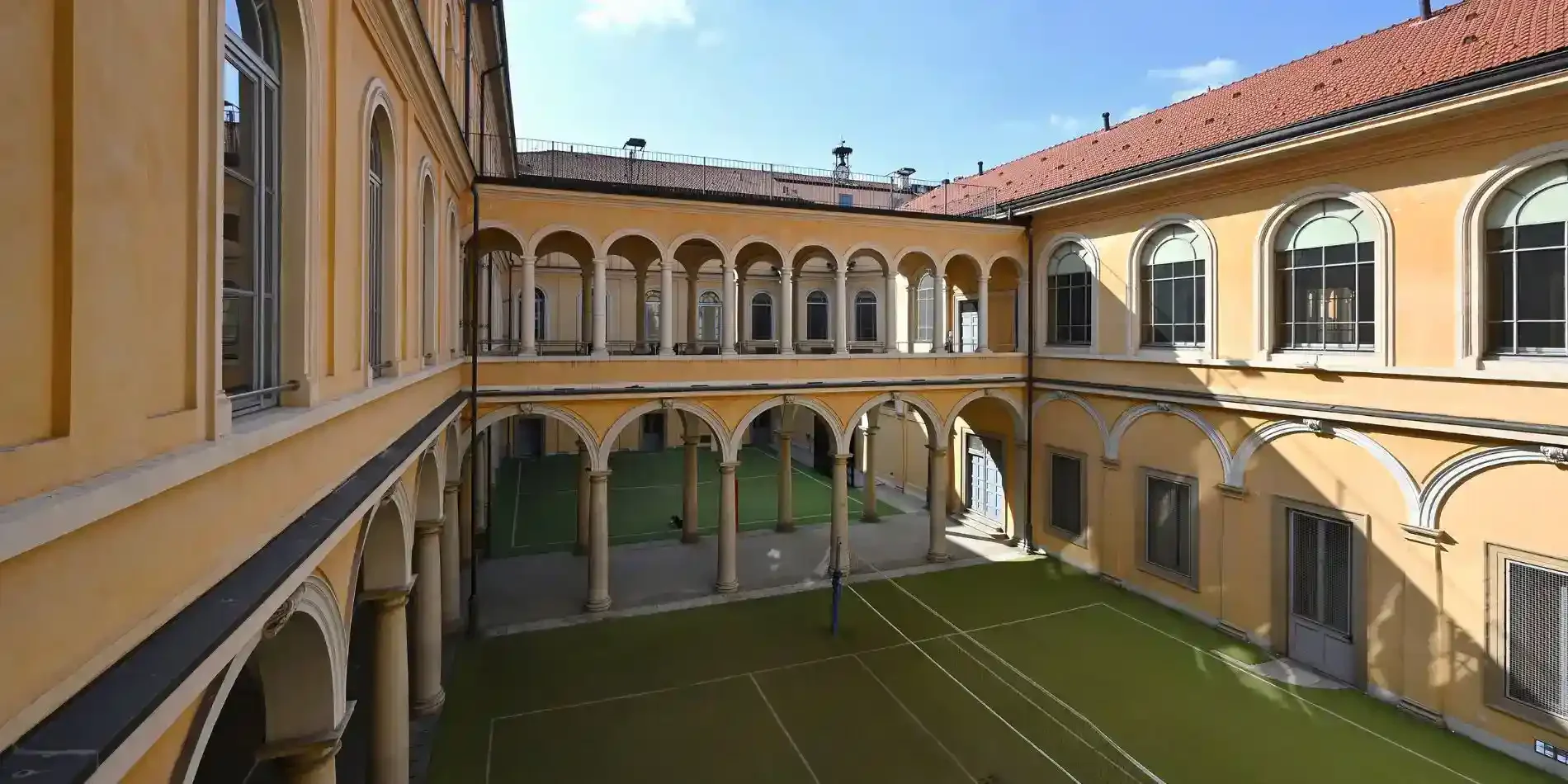 Canadian School of Milan